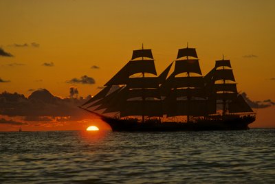Square Rigger; Dar Pormorza, Yelken yarışı, Yelkenli Uzun Gemiler Operasyonu; Yelken Eğitim Derneği... by Kenneth Garrett
