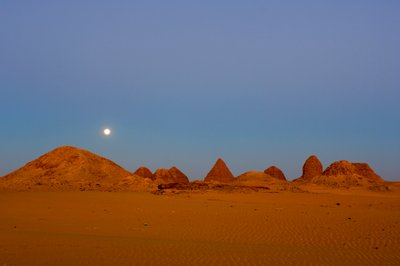 Taharka Piramidi, Aspelta Piramidi, 25. Hanedan Mezarlığı, Nuri, Sudan, Nubia, Nub..., 2007 (fotoğraf) by Kenneth Garrett