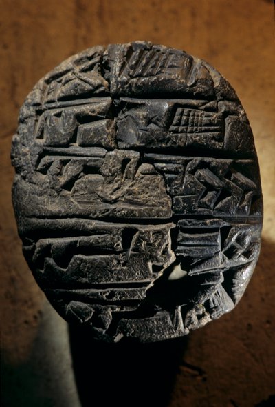 Urkesh, Hurrian İmparatorluğu, Suriye, MÖ 2400, Giorgio Buccellati, yazı alıştırması için okul tableti..., 2004 (fotoğraf) by Kenneth Garrett