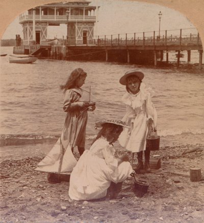 Sahilde oynamak c1900 by Keystone View Company