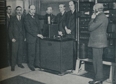 Yeni Büyü: Kablosuz ve Kaçınılmaz Telefonla Resim Gönderme, c1935 by Keystone View Company