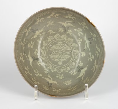 Vinçli ve bulutlu kase, c.1150-1200 by Korean School