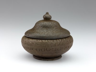 Vurgulu süslemeli kül vazosu, 7. yüzyıl sonu (fırın cilalı sırsız çömlek) by Korean School