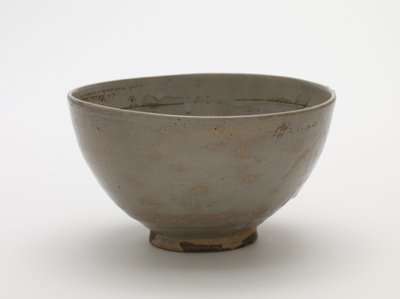 Çay kasesi, 17. yüzyılın ilk yarısı (şeffaf, uçuk mavi sırlı seramik) by Korean School