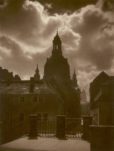 Dresden, Frauenkirche (s/b fotoğraf) by Kurt Hielscher