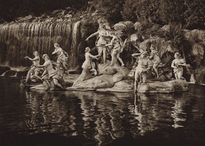 İtalya: Caserta, Diana Group, parkta (s/b fotoğraf) by Kurt Hielscher
