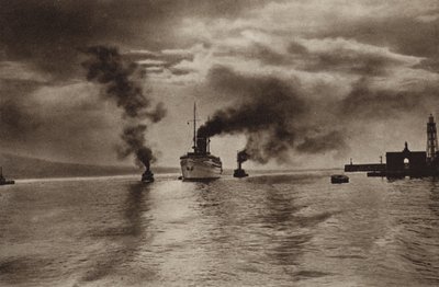 İtalya: Napoli, Limana erişim (s/b fotoğraf) by Kurt Hielscher