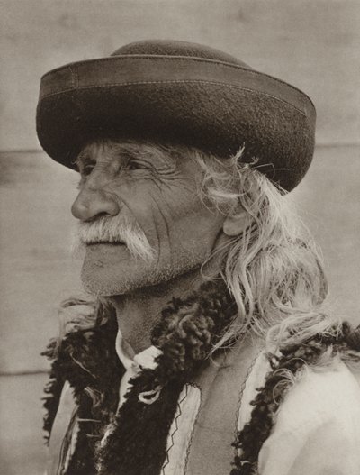 Romanya: Arbora, Eski köylü (s/b fotoğraf) by Kurt Hielscher
