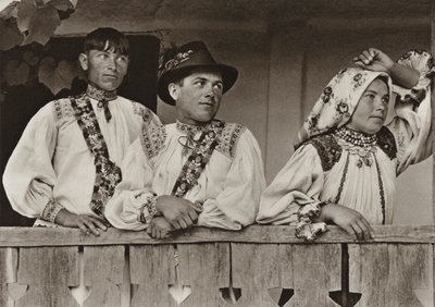 Romanya: Boinesti, Verandada (s/b fotoğraf) by Kurt Hielscher