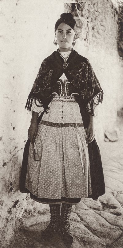 İspanya: Lagartera Kostümü, Toledo Eyaleti (s/b fotoğraf) by Kurt Hielscher