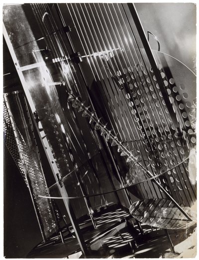 Işık-Uzay Modülatörü by Laszlo Moholy Nagy