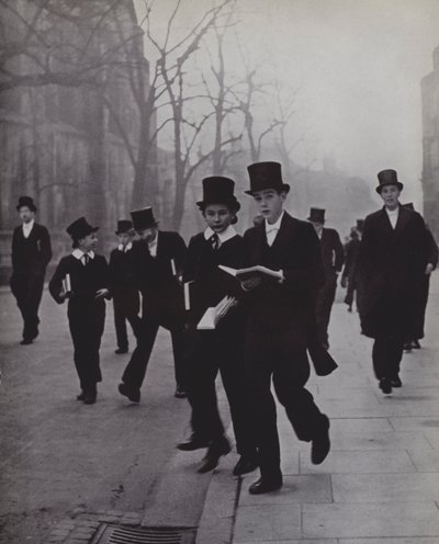 Şapel ve Okul Arası, Eton (s/b fotoğraf) by Laszlo Moholy Nagy