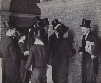 Eton çocuklar, dedikodu (s/b fotoğraf) by Laszlo Moholy Nagy