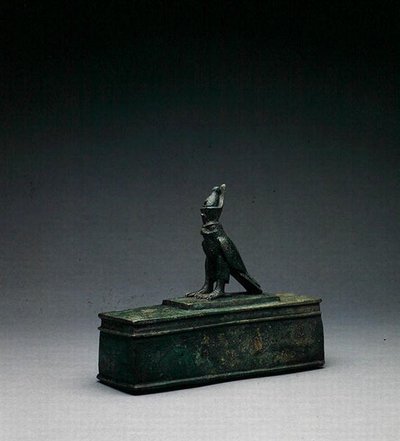 Şahin rölyefi (bronz) (bronz) by Late Period Egyptian