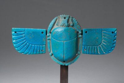 Kanatlı bok böceği (fayans) by Late Period Egyptian