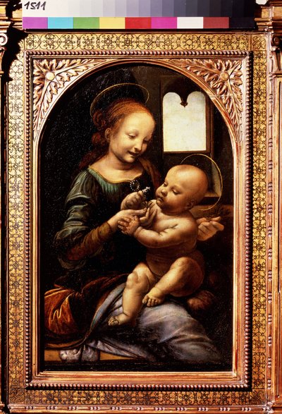 Bakire ve Çiçekli Çocuk veya Madonna Benois (Çiçekli Madonna veya Madonna Benois). Leonardo da Vinci