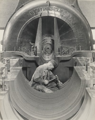 Türbinin Kalbi by Lewis W. Hine