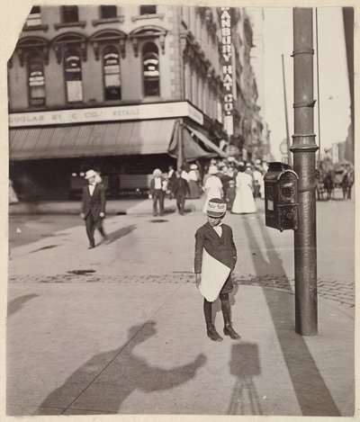 [Gazeteci Çocuk ile Otoportre] by Lewis W. Hine