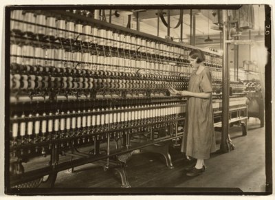 İplikçi, Cheney İpek Fabrikaları by Lewis W. Hine