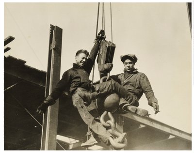 İnşaat işçileri imparatorluk devlet binası, c.1930 by Lewis Wickes Hine