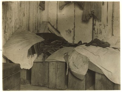 De Marco shack kubatoragura cranberry ahitwa Bors ya Forsythe, Turkeytown, hafi ya Pemberton, New Jersey, 1910 by Lewis Wickes Hine