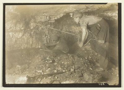  by Lewis Wickes Hine