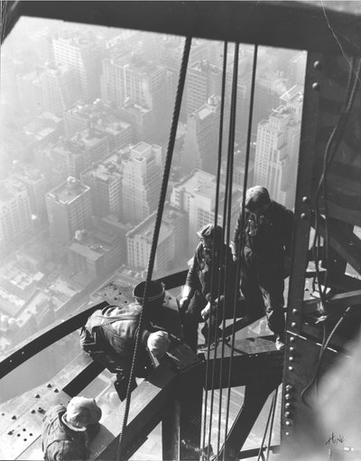 Empire State Binası, New York, 1930 dolayları by Lewis Wickes Hine