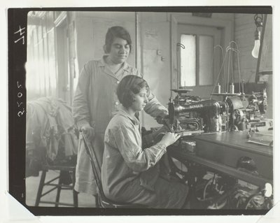  by Lewis Wickes Hine