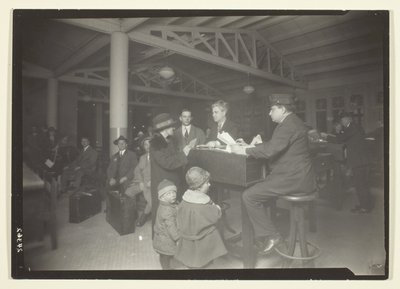  by Lewis Wickes Hine