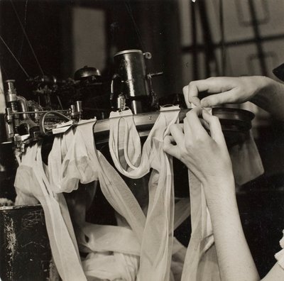 by Lewis Wickes Hine