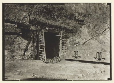  by Lewis Wickes Hine
