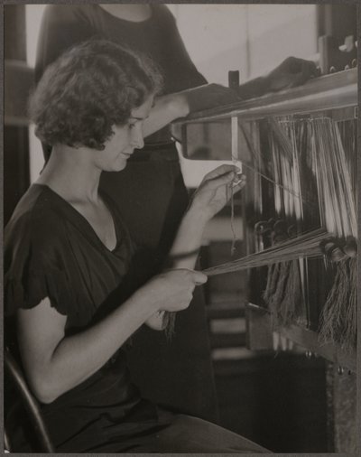 Koşum Takımının Hazırlanması by Lewis Wickes Hine