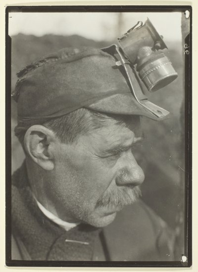  by Lewis Wickes Hine