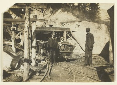  by Lewis Wickes Hine