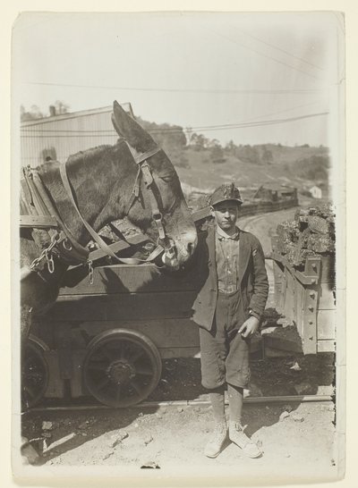  by Lewis Wickes Hine