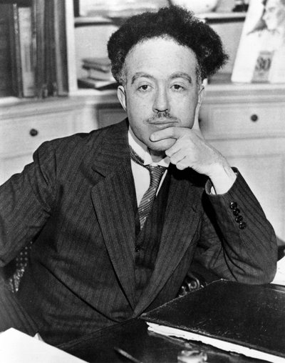 Louis Victor Broglie, Fransız fizikçi, 1930
