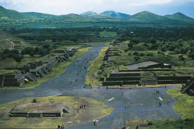 Meksika, Meksika Havzası, Mexico City, Teotihuacan (Tanrıların Şehri), Ay Piramidi ve Ölüler Bulvarı by Unbekannt Unbekannt