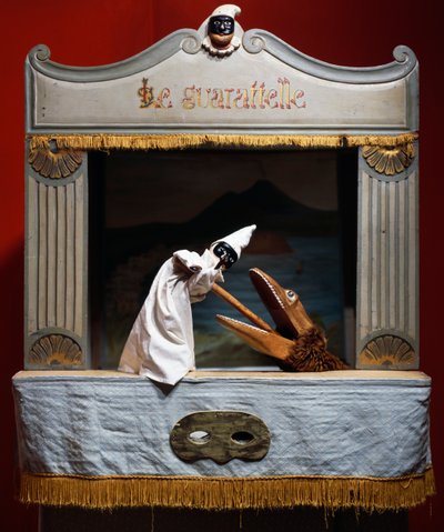 Punch (Pulcinella) ve timsah, Maria Imperatrice Guarattelle tiyatrosundan kuklalar, Napoli, İtalya (fotoğraf) by Unbekannt Unbekannt