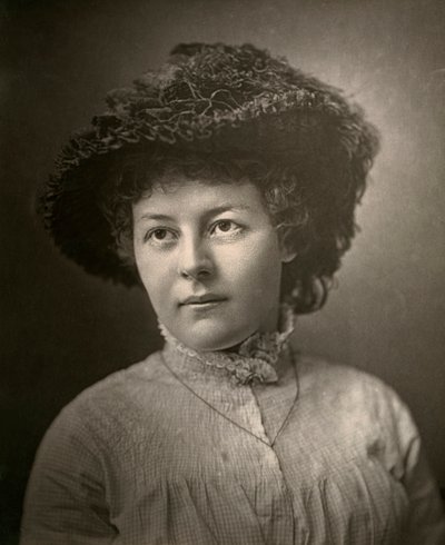 Adela Measor, İrlandalı aktris, 1882 by London Stereoscopic and Photographic Co