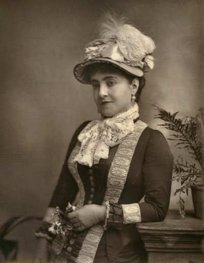 Adelina Patti, İtalyan opera divası, 1882. by London Stereoscopic and Photographic Co