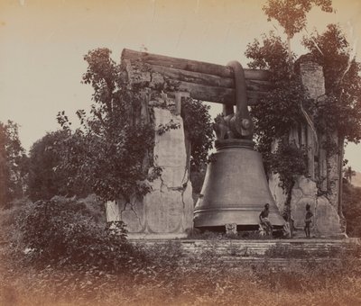 Büyük Çan, Mandalay, Burma by Lord Henry Rawlinson
