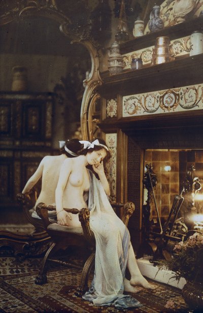 Şöminenin Yanında Oturan Çıplak Kadın, 1850-1900 dolayları (mantokrom, kağıda bantlanmış) by Louis Amedee Mante and Edmond Goldschmidt