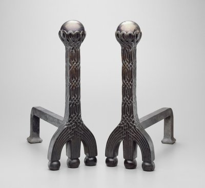 Bir çift andiron, c.1892/1902 (favrile camlı bronz) by Louis Comfort Tiffany
