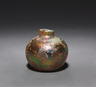 Vazo, c.1916 by Louis Comfort Tiffany