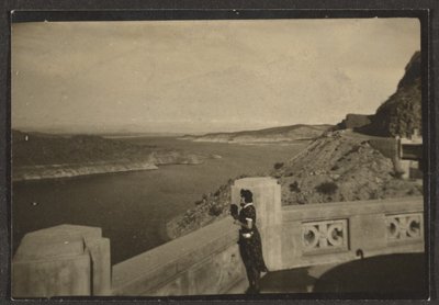 [Sahile Bakan Kadın] by Louis Fleckenstein