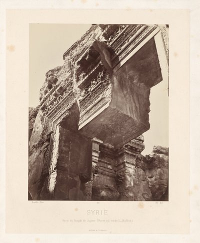 Gezicht op de collonade in het midden van de tempel van Luxor, Mısır (Mısır/Louksor Tapınağı, Orta revakların genel görünümü (Thebes) Antik Mimari: Mısır, Yunanistan, Küçük Asya: Fotoğraf Albümü (seri başlığı) by Maison Bonfils
