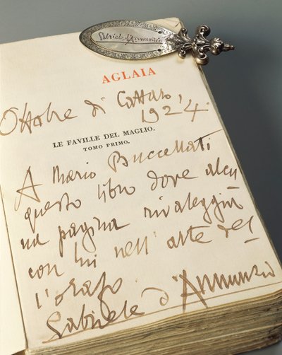 Süslü saplı gümüş kitap ayracı, doğal motifler ve Gabriele D
