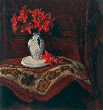 Kırmızı zambaklı kilim ve vazo, Mario Puccini (1869-1920), tuval üzerine yağlıboya, 64x59 cm. by Mario Puccini