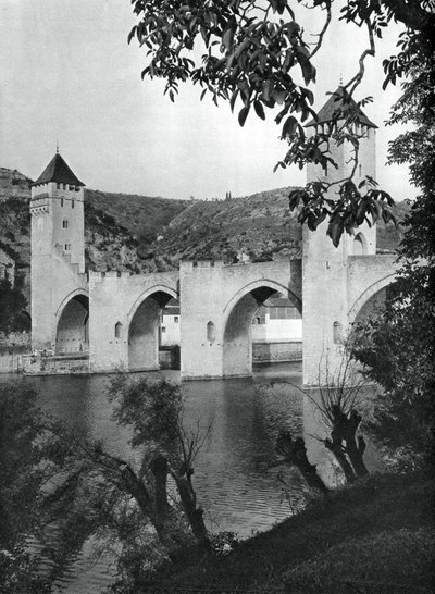Valentre Köprüsü, Cahors, Fransa, 1937. by Martin Hurlimann