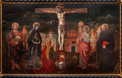 Çarmıha gerilmiş İsa, Aziz Petrus, Meryem, Mecdelli Meryem, Havari Aziz John ve Aziz Benedict arasında by Master of St. Peter in Vicenza
